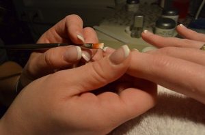наращивание ногтей на формы недорого